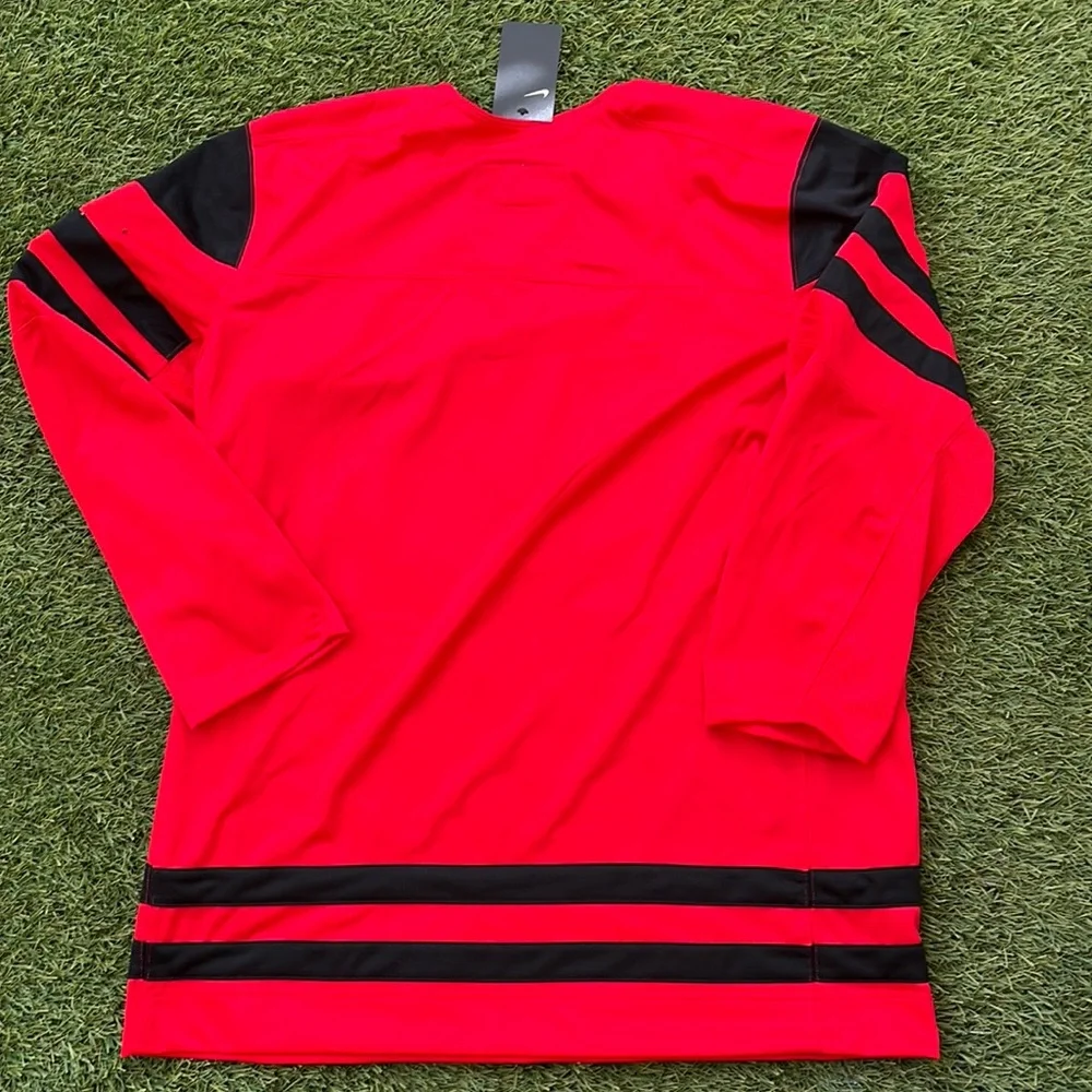 Nike Canada Hockey Jersey - Picture 4 of 5